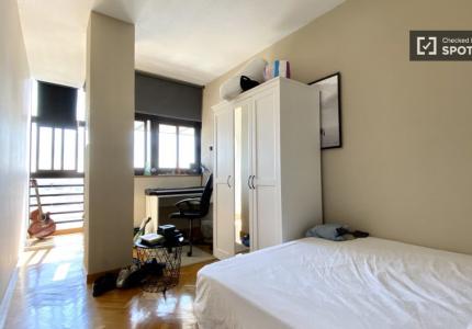 Habitación en piso compartido de 5 habitaciones en alquiler, Palacio, Madrid
