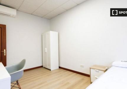 Habitación en piso compartido de 8 habitaciones, Alcalá de Henares