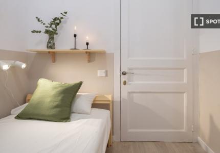 Habitación en piso compartido de 4 habitaciones, Sant Andreu, Barcelona