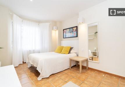 Se alquila habitación en casa compartida en Sevilla