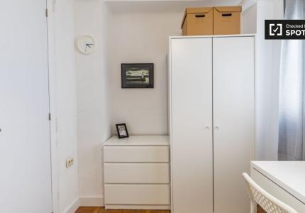 Habitación en piso compartido de 5 habitaciones en Aiora, Valencia