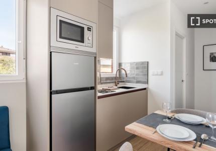Estudio en alquiler en San Juan Bautista, Madrid