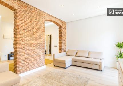 Apartamento de 120m2 con 2 dormitorios en alquiler en diversos Tetuán, Madrid
