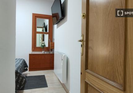 Habitación en piso compartido en Alcalá de Henares.