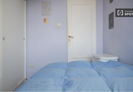 Práctica habitación en alquiler en apartamento de 3 dormitorios, Villaverde