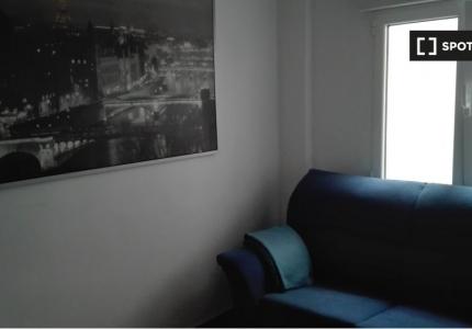 Habitación en piso compartido en alquiler en Oviedo, 3 camas
