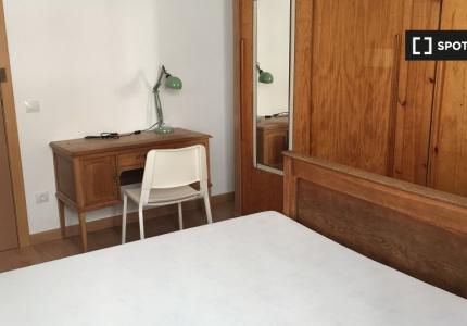 Se alquila habitación en piso compartido en Pamplona