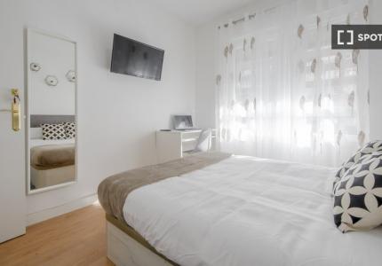 Se alquila habitación en piso compartido en Madrid