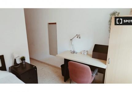 Preciosa habitación en alquiler en Puente de Vallecas, Madrid.