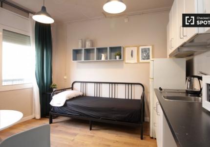 Apartamento estudio compacto en alquiler en Sant Andreu, Barcelona