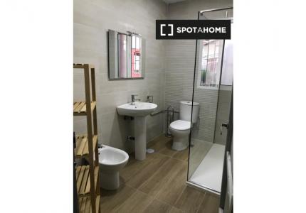 Piso de 5 dormitorios en alquiler en Murcia