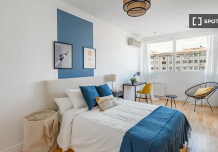 Habitación compartida en Castillejos, Madrid.