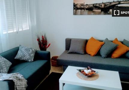 Piso de 4 habitaciones en alquiler en Sevilla