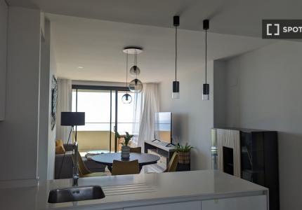 Apartamento de 2 dormitorios en alquiler en Benidorm, Alicante