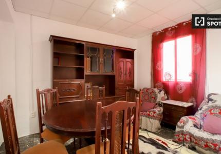 Amplio apartamento de 3 dormitorios en alquiler en L'Olivereta.