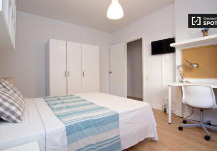 Habitación acogedora en piso compartido en Alcalá de Henares