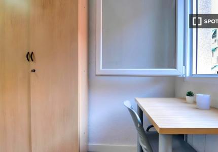 Se alquila habitación en piso compartido en Madrid