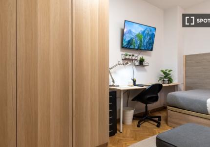 Habitación en piso compartido en Trafalgar, Madrid.