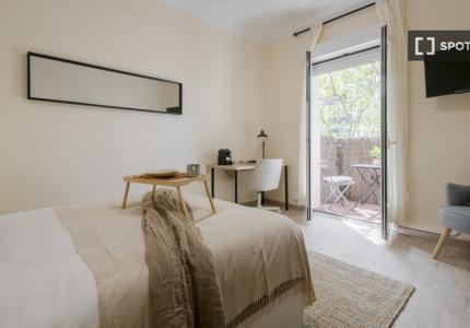 Habitación en piso compartido en alquiler en Ríos Rosas, Madrid