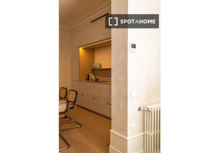 Apartamento de 2 dormitorios en alquiler en Justicia, Madrid