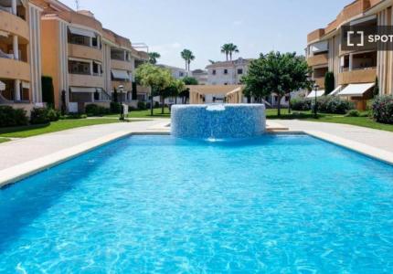 Piso de 2 habitaciones en alquiler en Dénia, Alicante