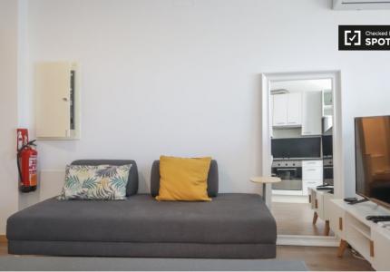 Estudio en alquiler en Valdefuentes, Madrid