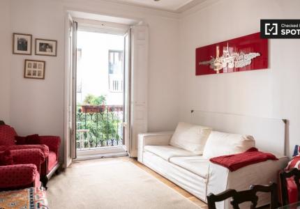 Apartamento de 3 dormitorios en alquiler en Centro, Madrid