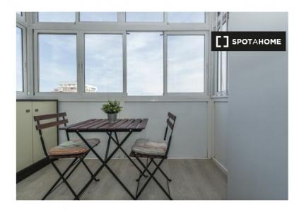 Amplio apartamento de 2 dormitorios en alquiler en Tetuán, Madrid