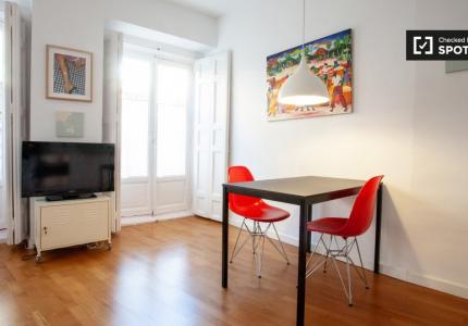Elegante apartamento de 1 dormitorio en alquiler en Malasaña, Madrid