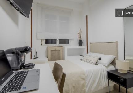 Se alquila habitación en piso de 5 habitaciones en Chamartín, Madrid