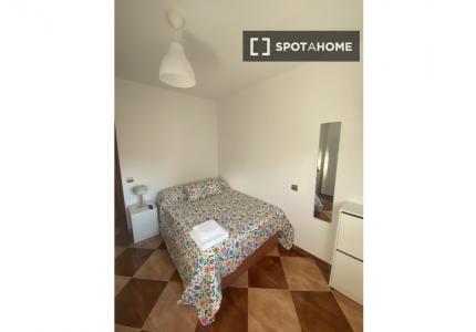 Se alquila habitación en piso compartido en Cruz del Humilladero, Málaga