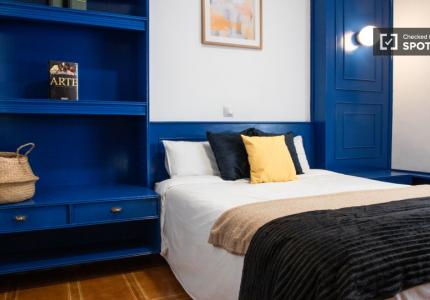 Habitación en piso compartido en alquiler en Argüelles, Madrid.