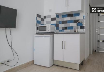 Estudio en alquiler en Valdezarza, Madrid