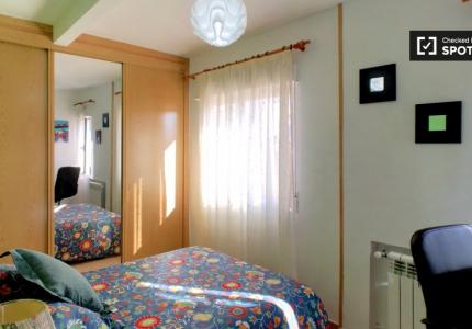 Se alquila habitación en piso compartido de 4 habitaciones, Alcalá de Henares.