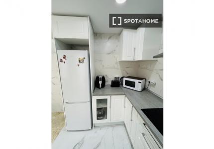 Piso de 4 dormitorios en alquiler en Elche, Alicante