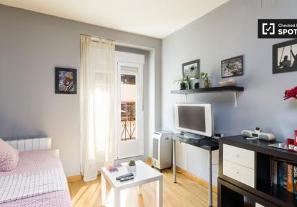 Estudio con balcón en alquiler en Lavapiés, Madrid