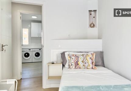 Habitación en piso compartido en madrid.