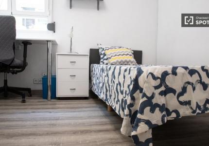 Habitación en piso compartido en Embajadores, Madrid