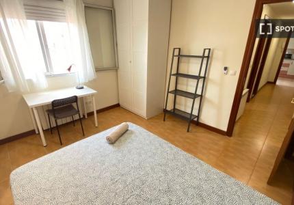 Se alquila habitación en Palomeras Bajas, Madrid