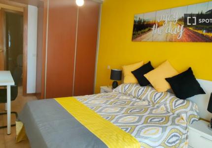 Habitación en piso compartido de 5 habitaciones en Alcalá de Henares