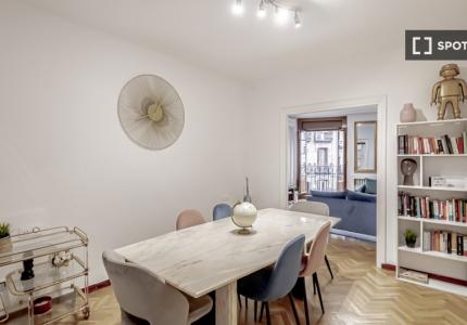 Apartamento de 4 dormitorios en alquiler en Lavapiés, Madrid