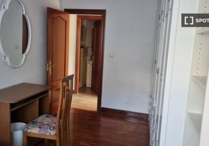 Habitación en piso compartido de 2 habitaciones en Uribarri, Bilbao.