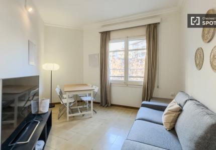Piso de 3 habitaciones en alquiler en Eixample, Barcelona.