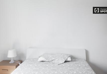 Habitación en piso compartido en alquiler en Almagro, Madrid