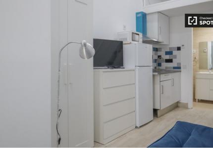 Estudio en alquiler en Valdezarza, Madrid