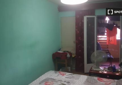 Habitación en piso compartido en madrid.