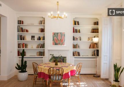 Apartamento de 2 dormitorios en alquiler en Embajadores, Madrid