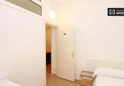 Gran habitación en un apartamento de 8 dormitorios en Barri Gòtic, Barcelona