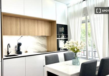 Piso en alquiler de 2 habitaciones en Jerónimos, Madrid