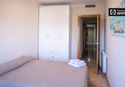 Se alquila habitación en piso de 2 dormitorios en Soternes, Valencia